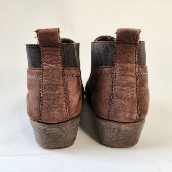 The FLEXX Brown Suede Ankle Booties Size 8 - Picture 6 of 8